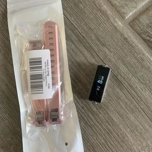 Fitbit Alta HR with brand new rose gold wristband